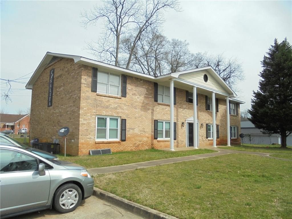 quadruplex sold at 207 Douglas Street, Cartersville, GA 30120