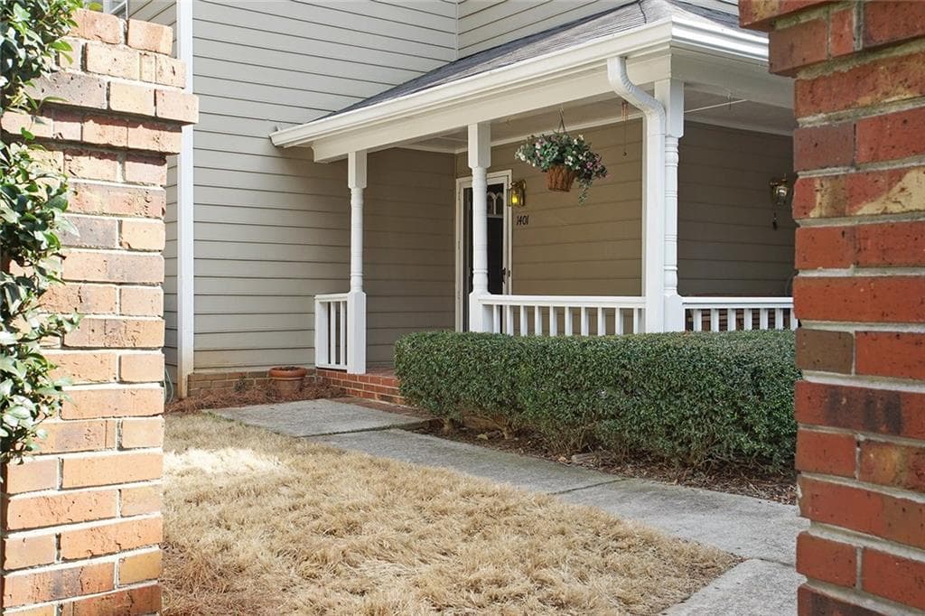 1401 Oakridge Circle, Decatur, GA 30033 — most recent listing photo