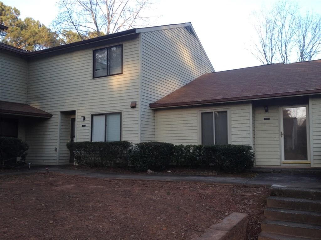 3 bedroom, 1,386 sq ft townhouse sold at 1134 Country Court 1134, Lawrenceville, GA 30044