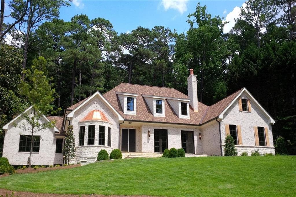 5 bedroom, 6,068 sq ft single family residence sold at 3659 Northside Drive, Atlanta, GA 30305