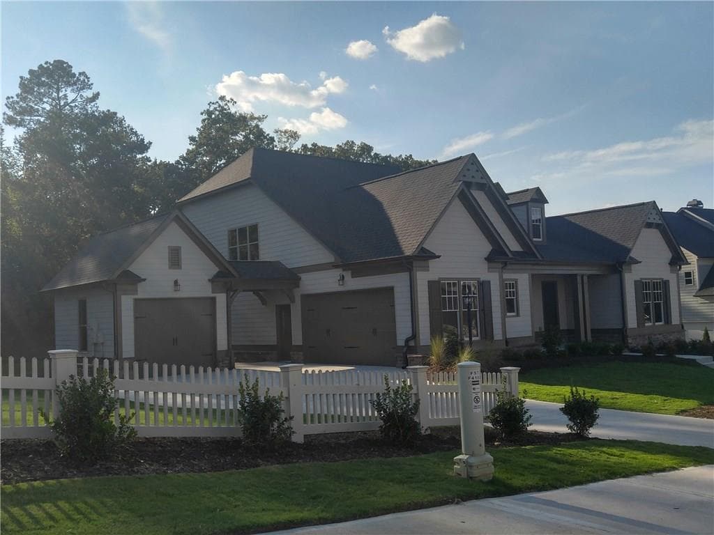 4 bedroom, 3,152 sq ft single family residence sold at 4155 Williams Point Drive, Cumming, GA 30028