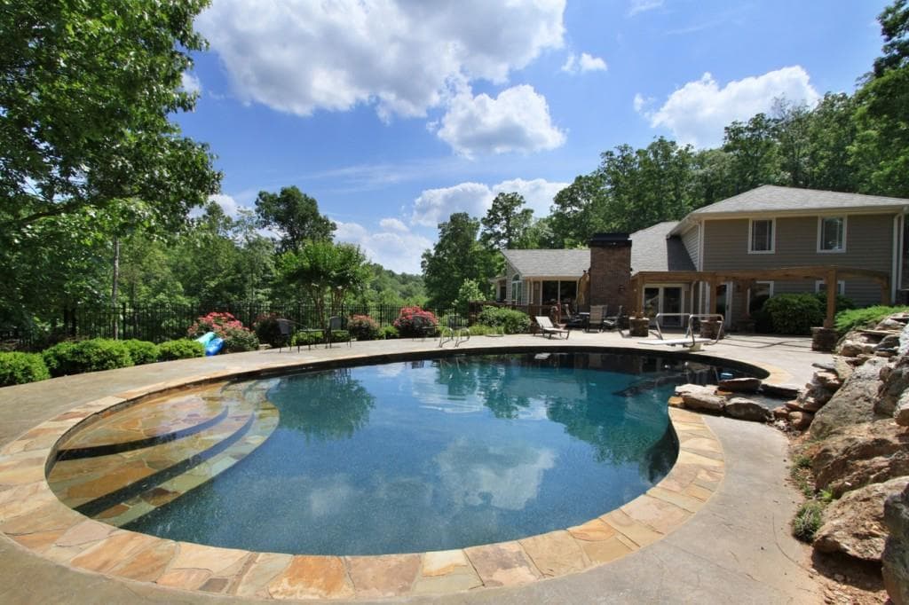 1005 Balmoral Lane, Roswell, GA 30075 — most recent listing photo
