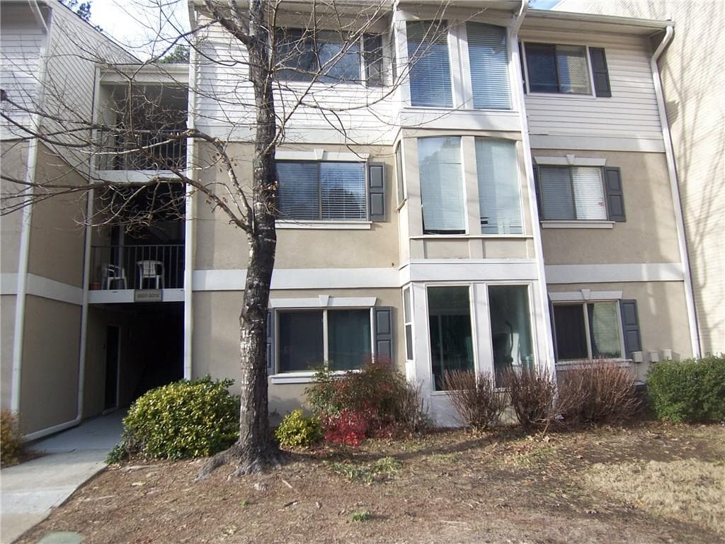 1 bedroom, 730 sq ft condominium sold at 2002 Wingate Way, Atlanta, GA 30350