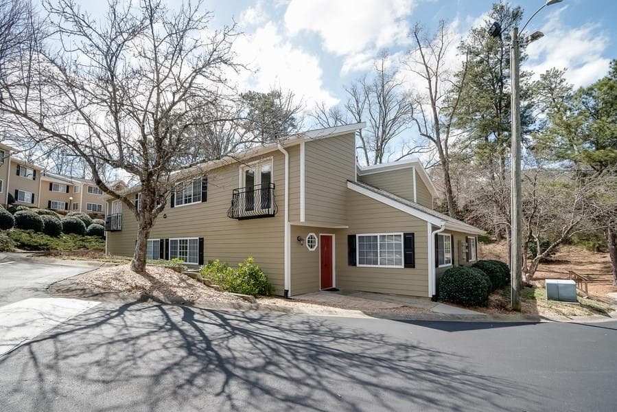 2 bedroom, 1,290 sq ft condominium sold at 1468 Briarwood Road 1203, Brookhaven, GA 30319