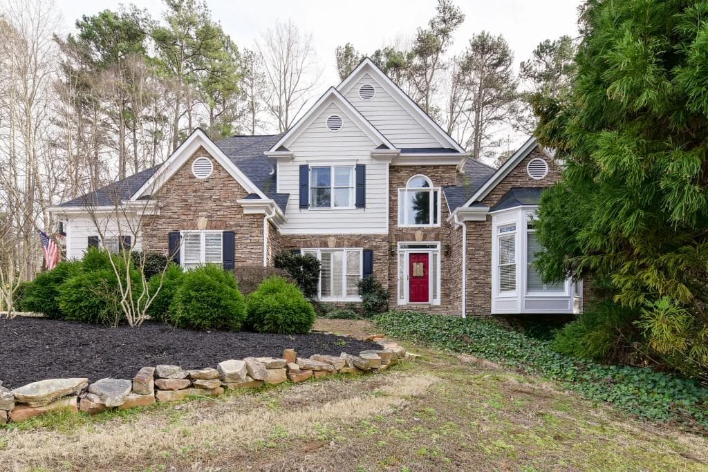 4 bedroom, 3,694 sq ft single family residence sold at 1047 Grantham Way, Marietta, GA 30064