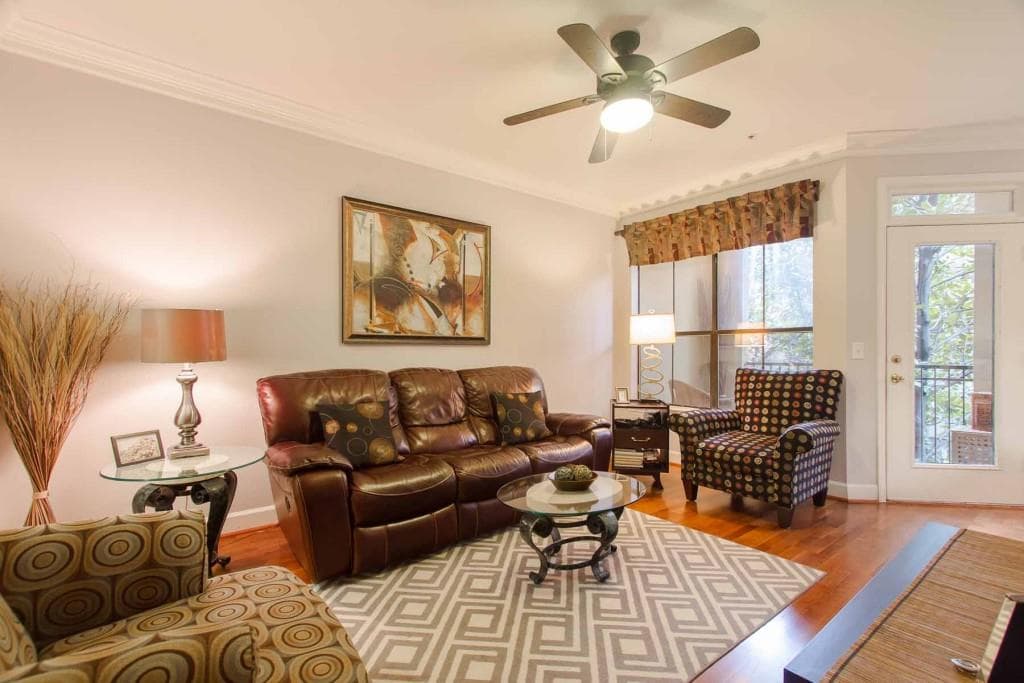 1 bedroom, 919 sq ft condominium sold at 3777 Peachtree Road 1526, Brookhaven, GA 30319