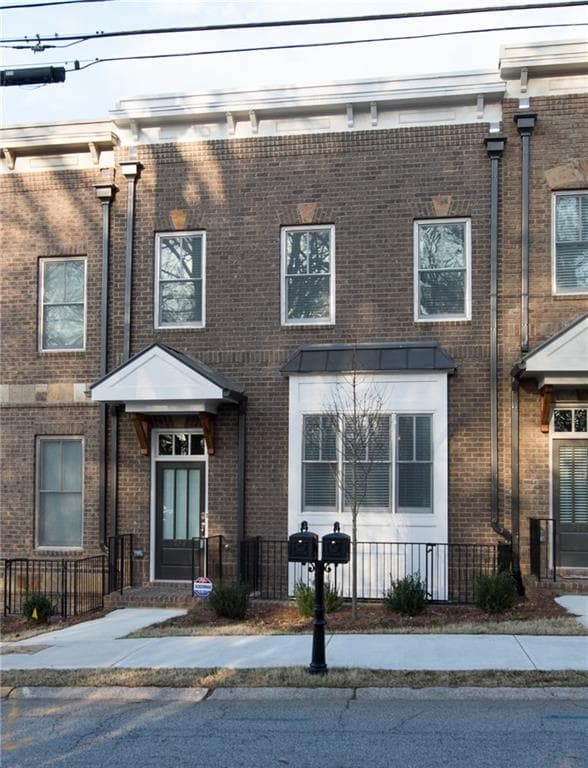 4 bedroom, 2,271 sq ft townhouse sold at 249 Cole Street, Marietta, GA 30060