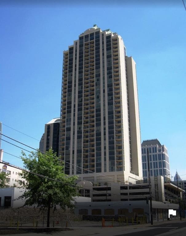 1 bedroom, 625 sq ft condominium sold at 1280 W Peachtree Street 2613, Atlanta, GA 30309