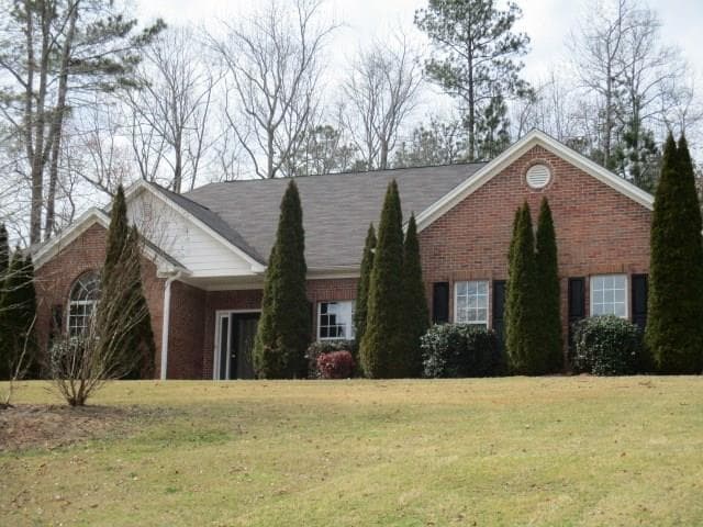 3 bedroom, 2,449 sq ft single family residence sold at 2855 SW Fairburn Place, Atlanta, GA 30331