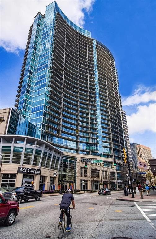 2 bedroom, 1,866 sq ft condominium sold at 1080 Peachtree Street 2905, Atlanta, GA 30309