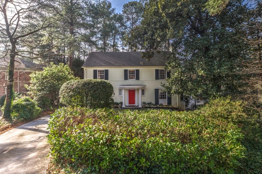 3 bedroom, 3,000 sq ft single family residence sold at 3365 Habersham Road, Atlanta, GA 30305