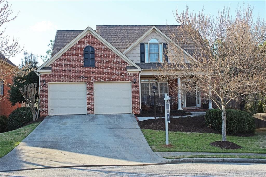 5 bedroom, 4,121 sq ft single family residence sold at 2713 Vinings Oak Drive, Atlanta, GA 30339