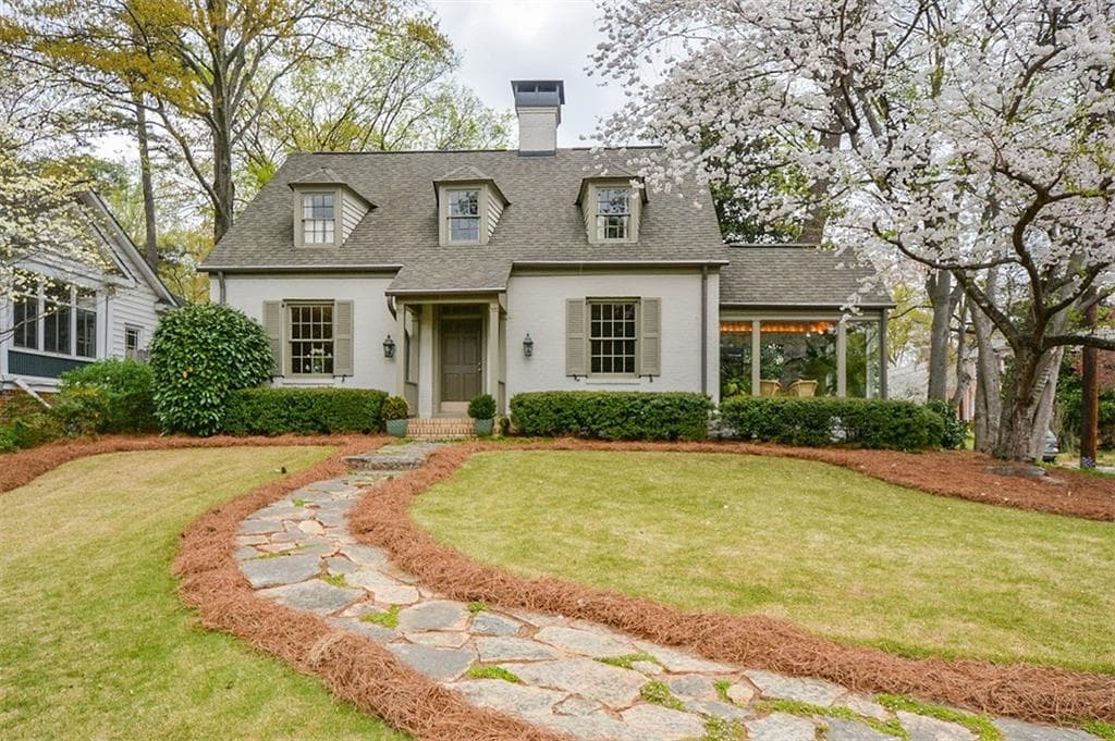 4 bedroom, 2,189 sq ft single family residence sold at 196 Peachtree Way, Atlanta, GA 30305