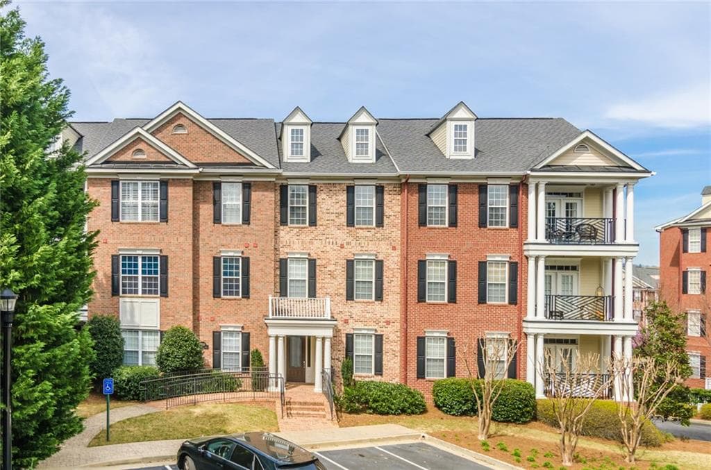 2 bedroom, 1,193 sq ft condominium sold at 4810 Ivy Ridge Drive 203, Atlanta, GA 30339