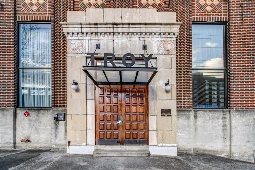 1 bedroom condominium sold at 650 Glen Iris Drive 17, Atlanta, GA 30308