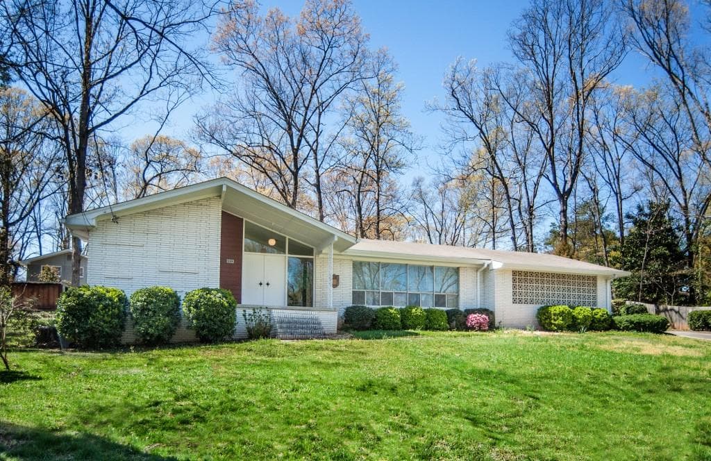 3 bedroom, 1,817 sq ft single family residence sold at 2692 Diamond Head Court, Decatur, GA 30033