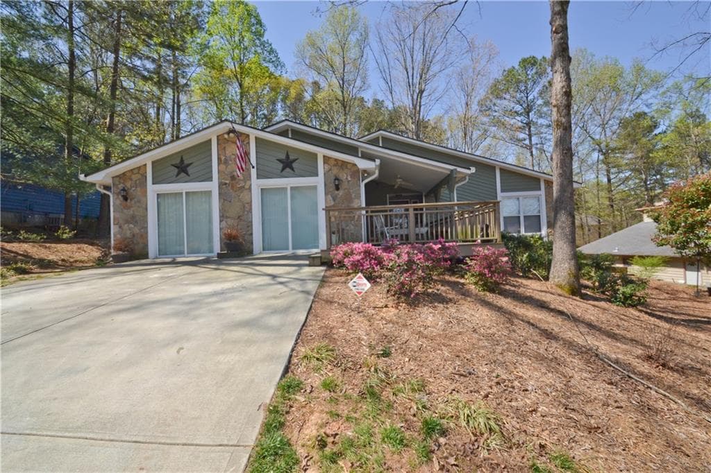 912 Park Forest Drive, Lilburn, GA 30047 — most recent listing photo