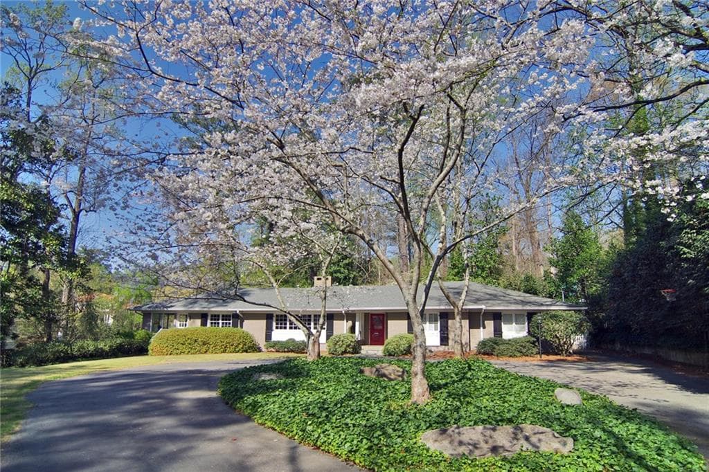 4 bedroom, 5,050 sq ft single family residence sold at 4060 E Brookhaven Drive, Atlanta, GA 30319