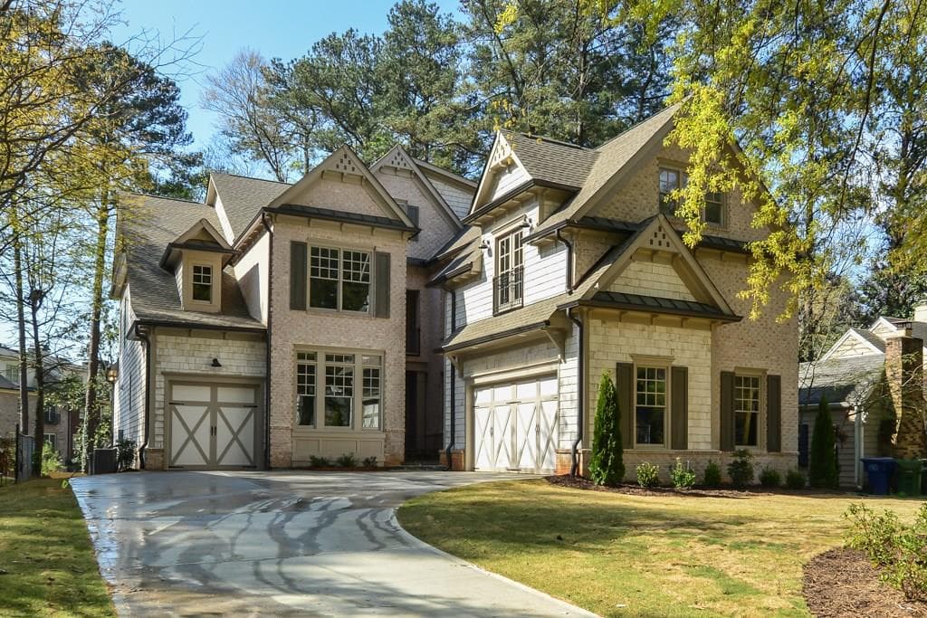 6 bedroom, 4,270 sq ft single family residence sold at 3535 Kingsboro Road, Atlanta, GA 30319