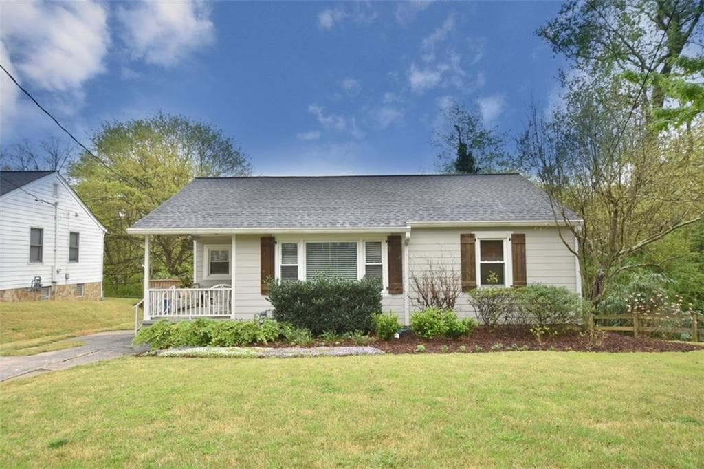 2 bedroom, 1,204 sq ft single family residence sold at 1901 Woodland Hills Avenue, Atlanta, GA 30318