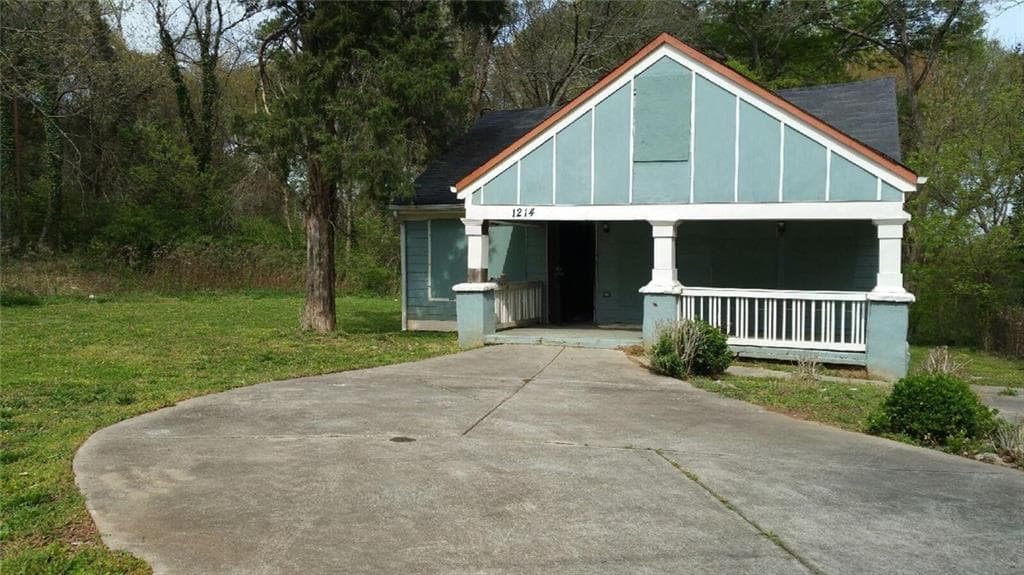 3 bedroom, 1,451 sq ft single family residence sold at 1214 Bolton Road, Atlanta, GA 30331