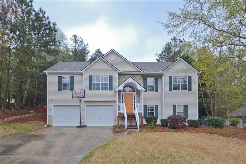 4 bedroom, 2,731 sq ft single family residence sold at 1237 Rockview Court, Loganville, GA 30052