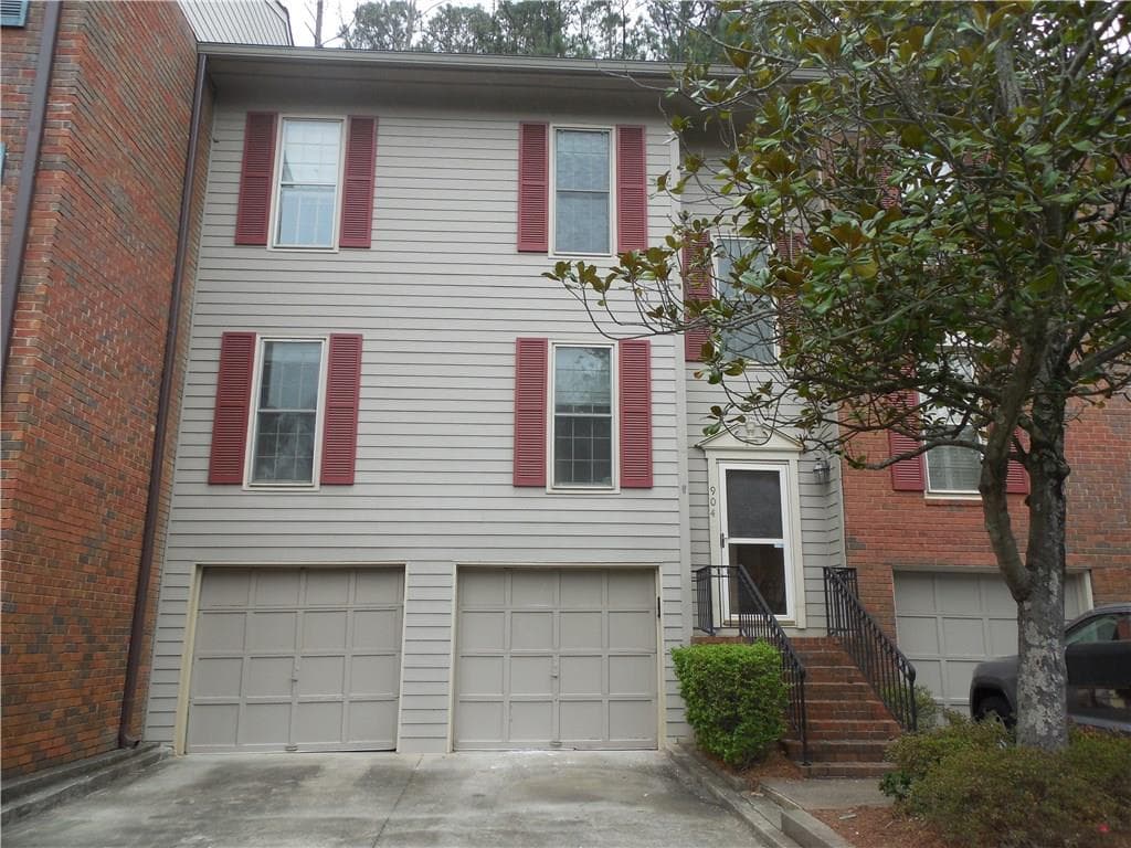 3 bedroom, 2,240 sq ft townhouse sold at 904 Brandywine Circle 904, Sandy Springs, GA 30350