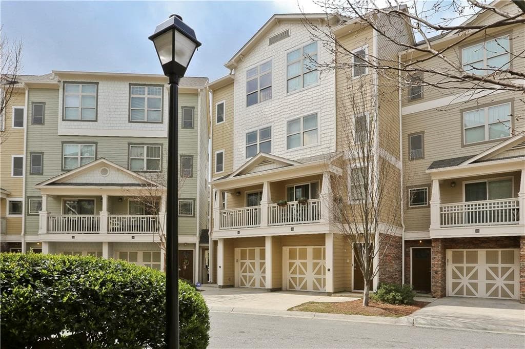 2 bedroom, 1,281 sq ft townhouse sold at 220 Semel Circle 132, Atlanta, GA 30309