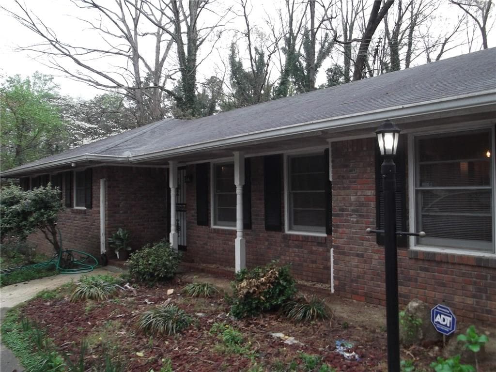 3 bedroom, 1,662 sq ft single family residence sold at 1698 Harbin Road, Atlanta, GA 30311