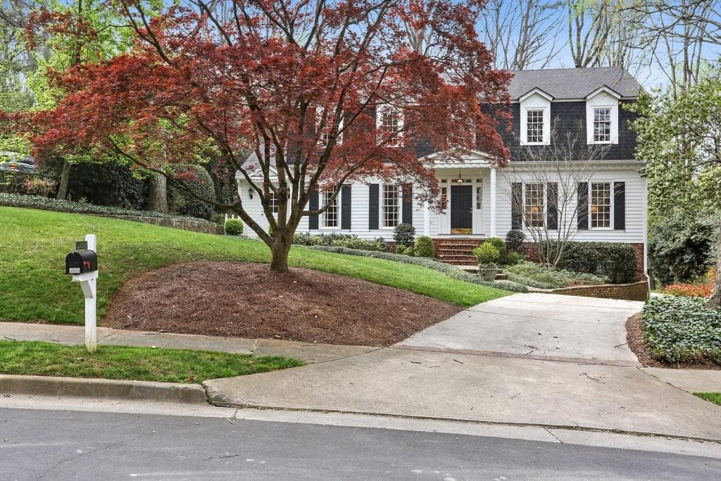 4 bedroom, 3,426 sq ft single family residence sold at 2330 Christophers Walk, Atlanta, GA 30327