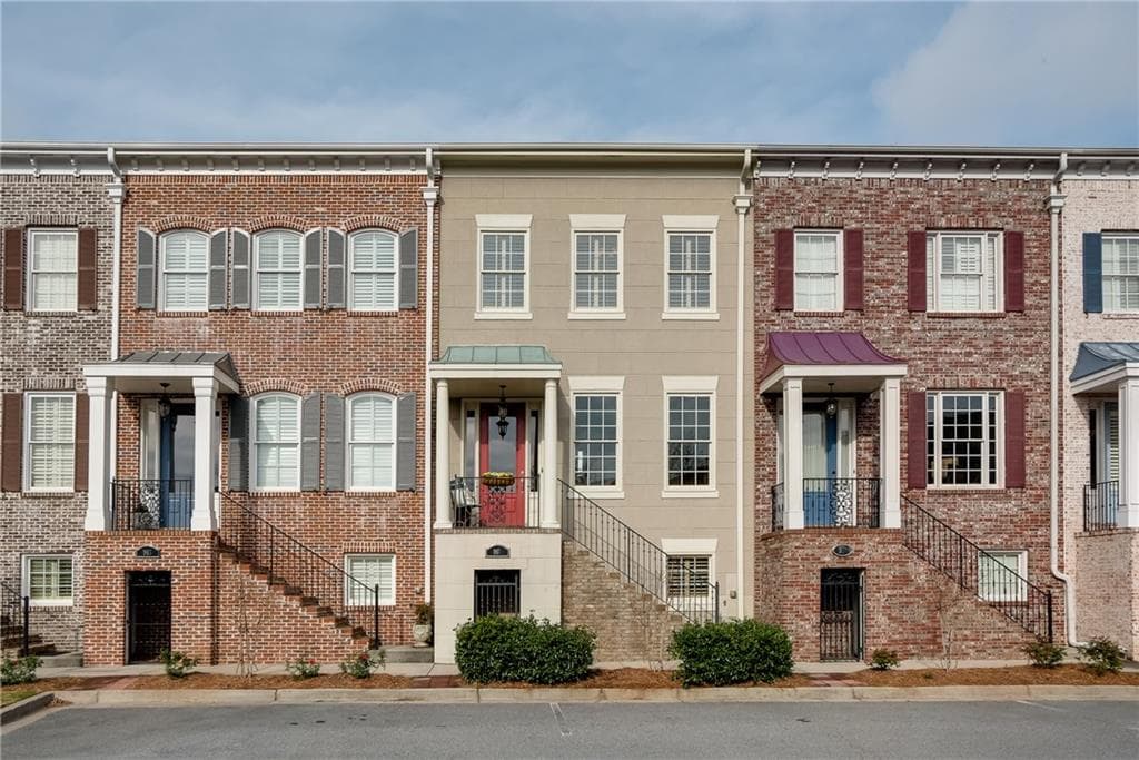 961 Persimmon Point, Sandy Springs, GA 30328 — most recent listing photo