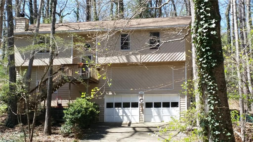 3 bedroom, 1,850 sq ft single family residence sold at 131 Little Brook Drive, Woodstock, GA 30188