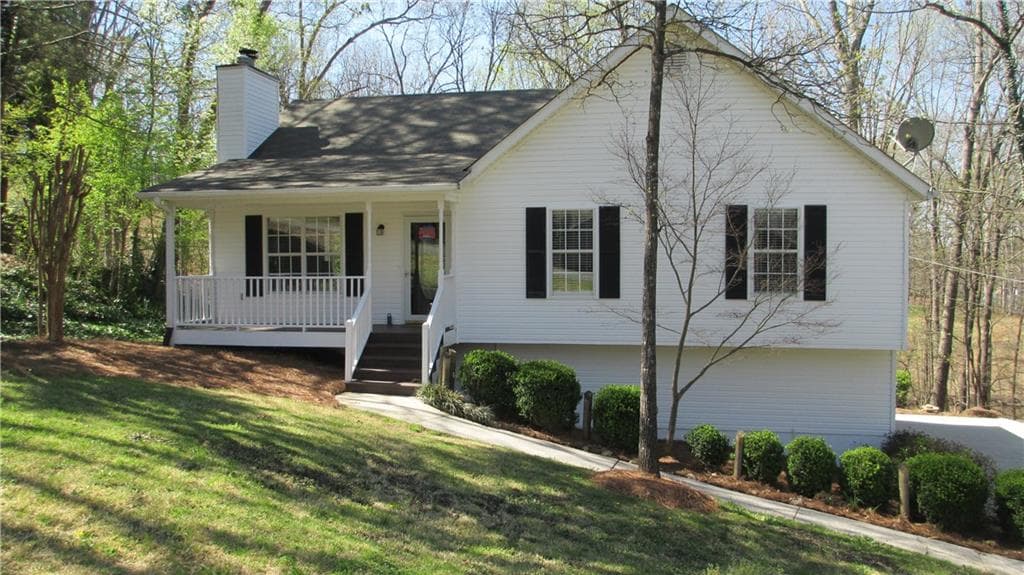 3 bedroom, 1,310 sq ft single family residence sold at 1251 Little Deer Run, Canton, GA 30114
