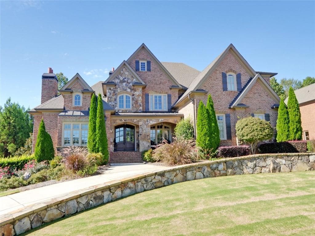 7 bedroom, 7,715 sq ft single family residence sold at 2314 Weeping Oak Drive, Braselton, GA 30517