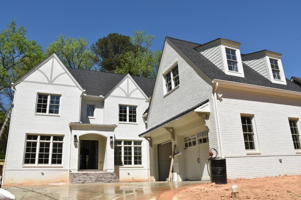 5 bedroom, 5,308 sq ft single family residence sold at 2930 Westminster Circle, Atlanta, GA 30327