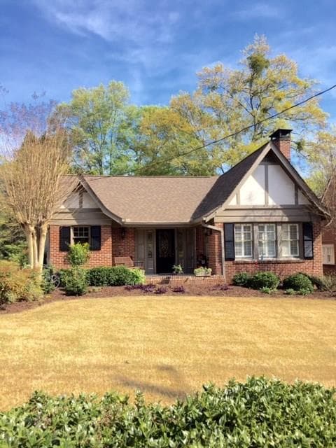 3 bedroom, 2,100 sq ft single family residence sold at 258 E Wesley Road, Atlanta, GA 30305