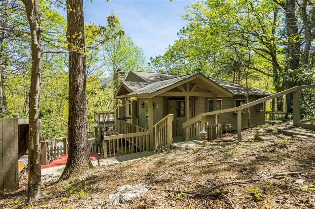 2 bedroom, 1,152 sq ft condominium sold at 200 Villa Road 124, Jasper, GA 30143
