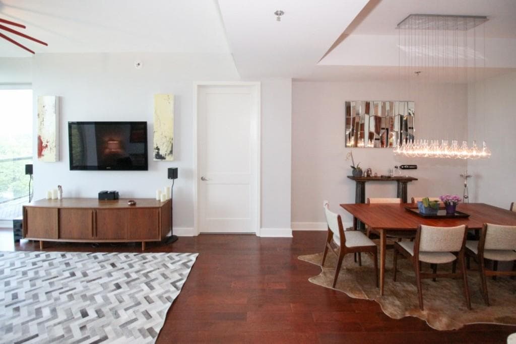 2 bedroom, 1,594 sq ft condominium sold at 2795 Peachtree Road 905, Atlanta, GA 30305