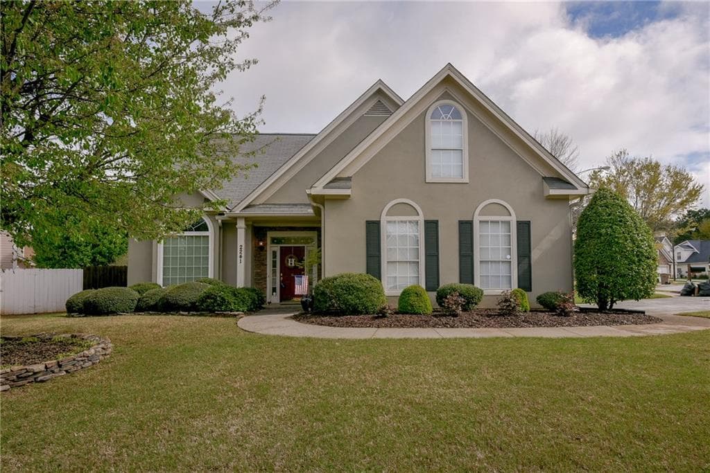 3 bedroom, 2,442 sq ft single family residence sold at 2241 Mainsail Court, Marietta, GA 30062