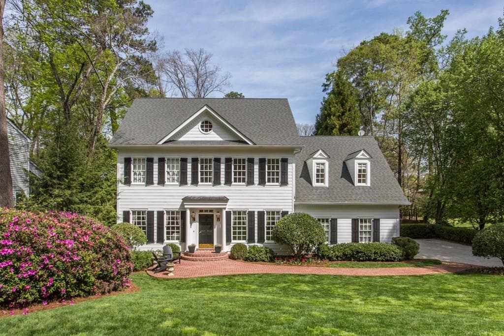 5 bedroom, 2,644 sq ft single family residence sold at 633 Longwood Drive, Atlanta, GA 30305