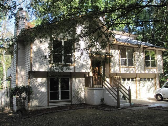4 bedroom single family residence sold at 725 Lake Forest Pass, Roswell, GA 30076