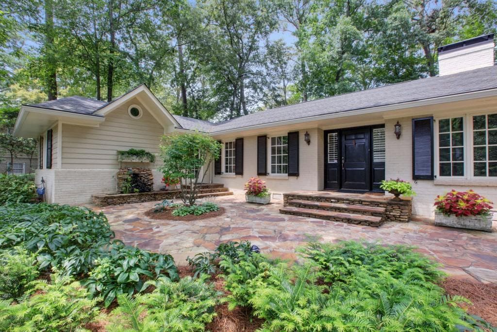 3 bedroom, 2,802 sq ft single family residence sold at 1356 Paces Forest Drive, Atlanta, GA 30327