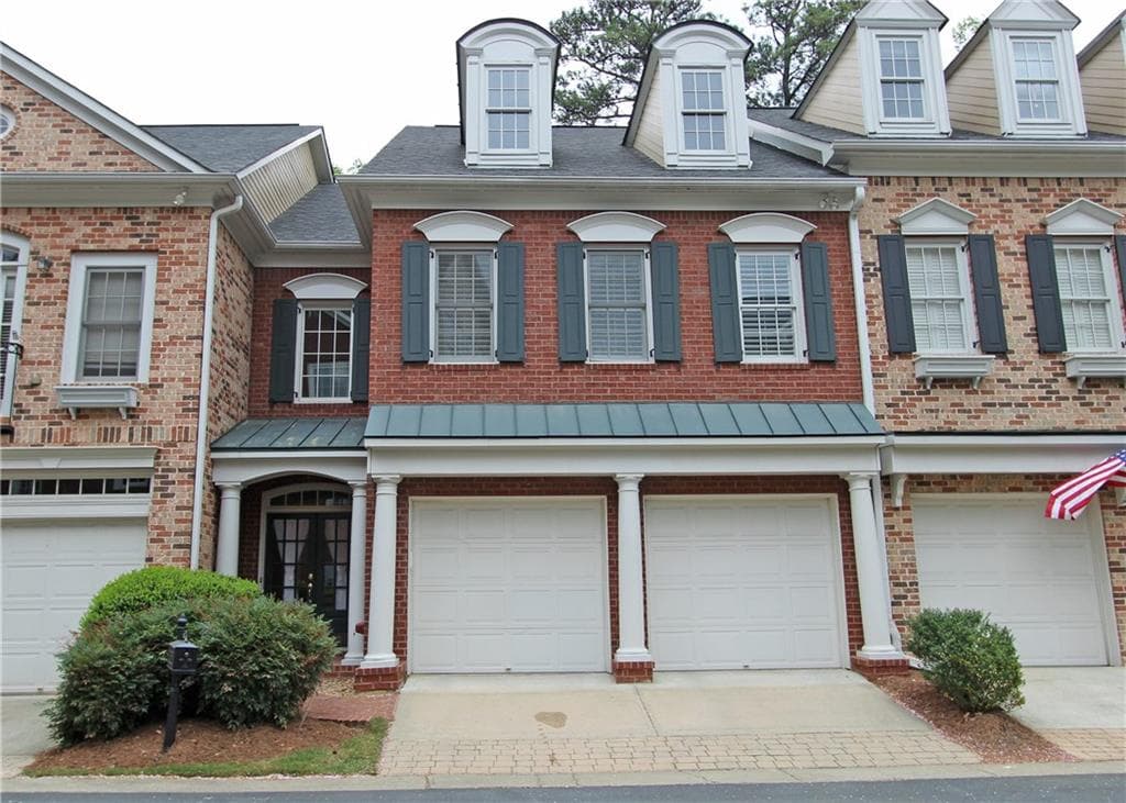 3 bedroom, 3,420 sq ft townhouse sold at 4617 Ivygate Circle, Atlanta, GA 30339