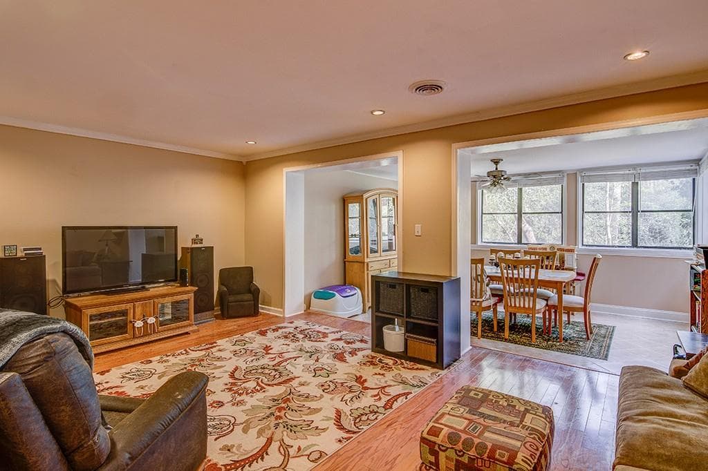 2 bedroom, 1,200 sq ft condominium sold at 155 Maribeau Square -, Atlanta, GA 30327