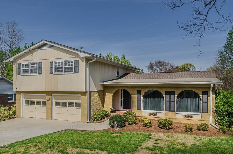 5 bedroom single family residence sold at 3778 Kinnard Drive, Peachtree Corners, GA 30360