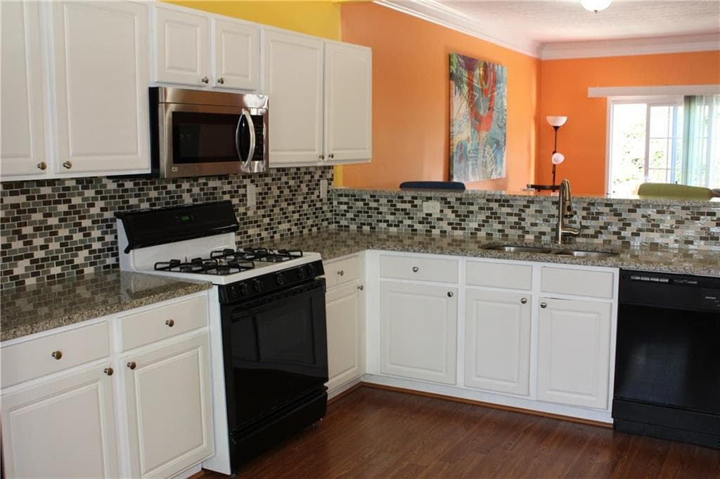 3 bedroom, 2,236 sq ft townhouse sold at 2066 Pinnacle Pointe Drive, Norcross, GA 30071