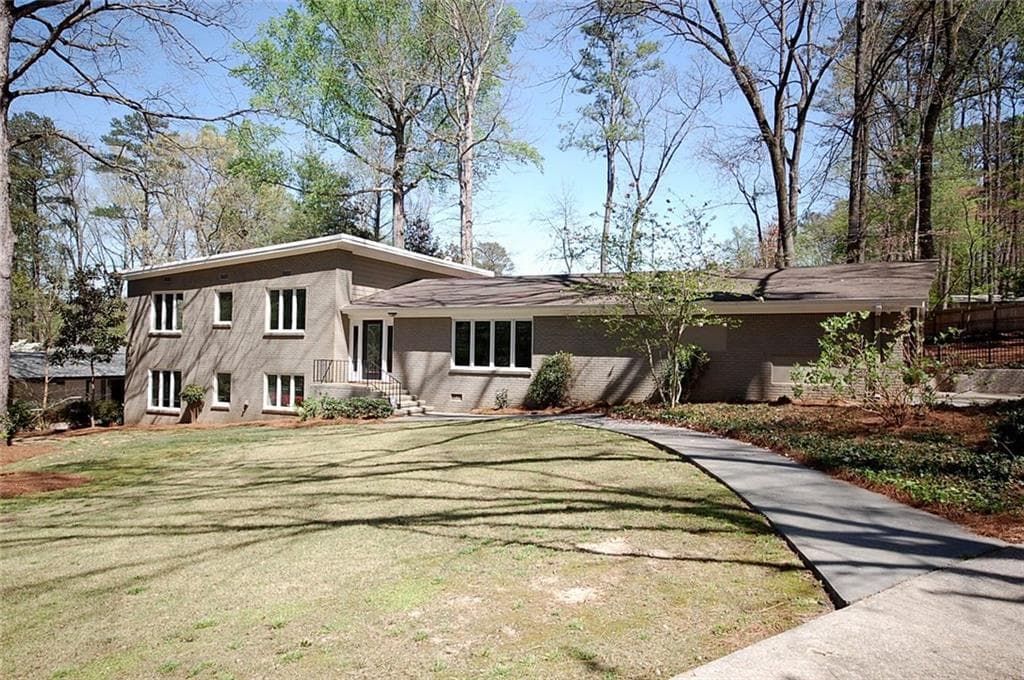 4 bedroom, 3,427 sq ft single family residence sold at 2133 Eldorado Drive, Atlanta, GA 30345