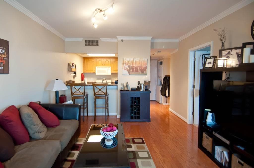 1 bedroom, 750 sq ft condominium sold at 3481 Lakeside Drive 2604, Atlanta, GA 30326
