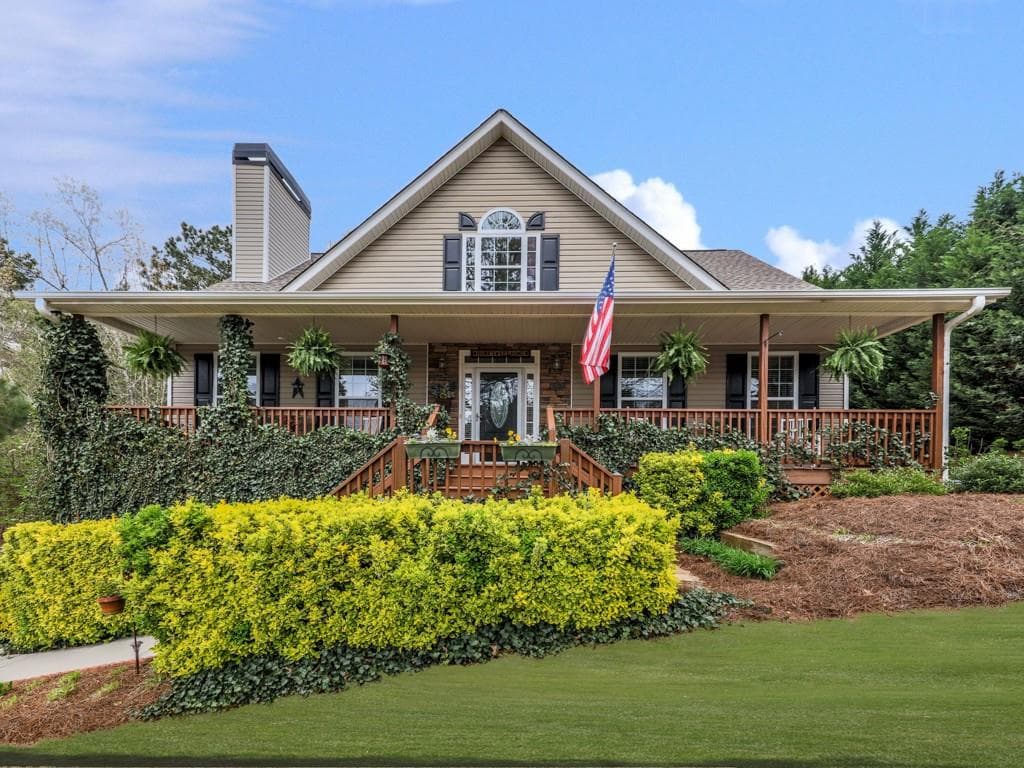 4 bedroom, 2,268 sq ft single family residence sold at 205 Red Fox Court, Canton, GA 30114