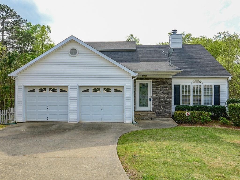 3 bedroom, 2,557 sq ft single family residence sold at 327 Hillcrest Lane, Canton, GA 30115